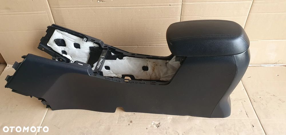 Tunel środkowy podłokietnik skóra Kia Sportage III - 2