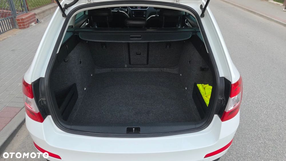 Skoda Octavia 1.6 TDI DPF DSG Elegance - 26