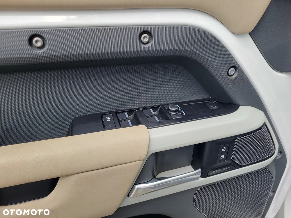 Land Rover Defender 110 2.0 P300 S - 7