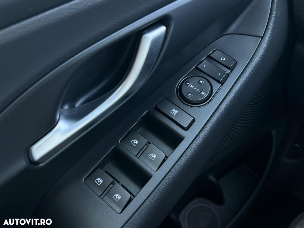 Hyundai i30 1.5 T-GDI 48V-Hybrid DCT Advantage - 13