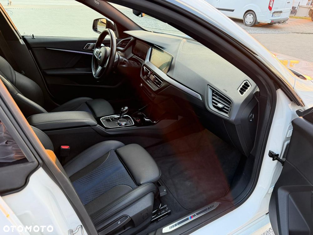 BMW Seria 2 218i M Sport - 10