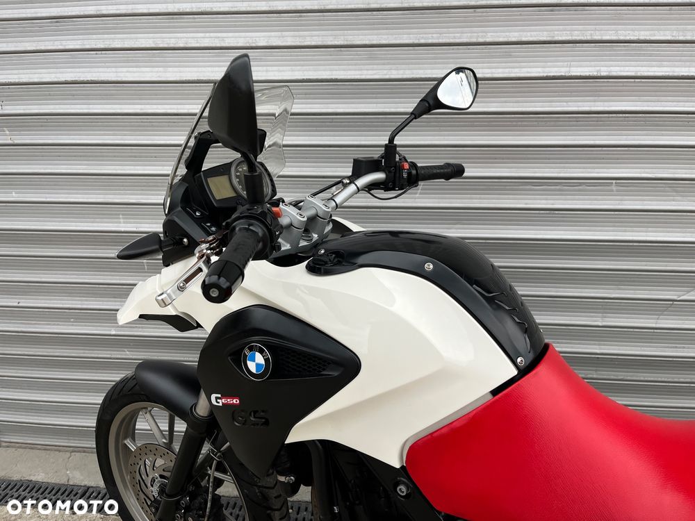 BMW G - 8