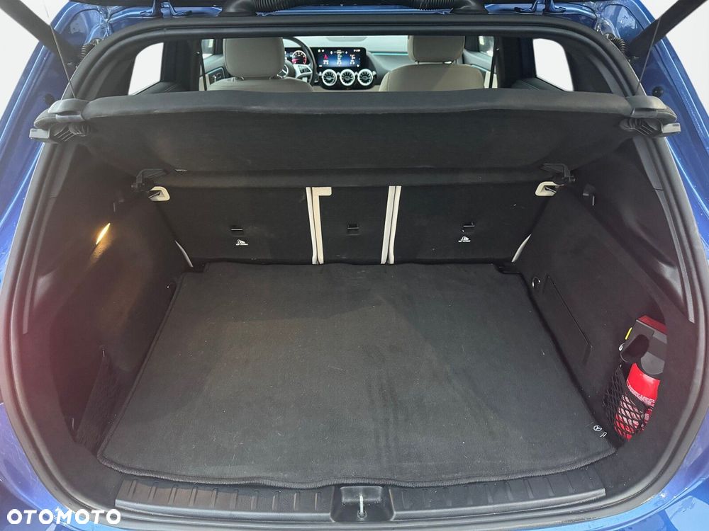 Mercedes-Benz GLA - 17