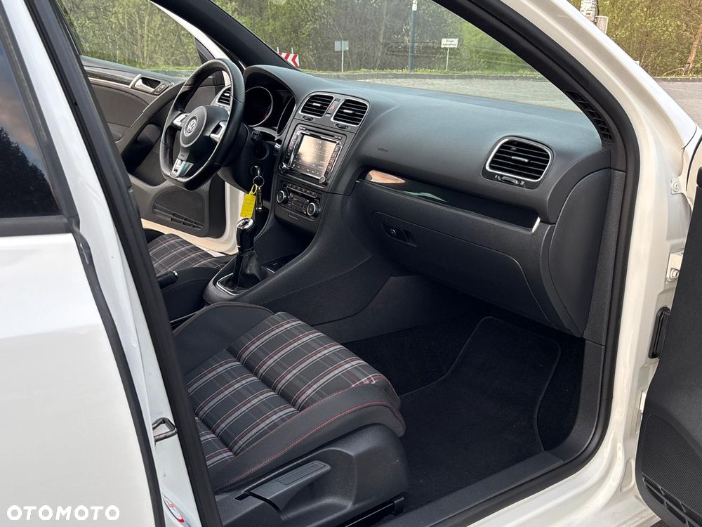 Volkswagen Golf 2.0 GTI - 8