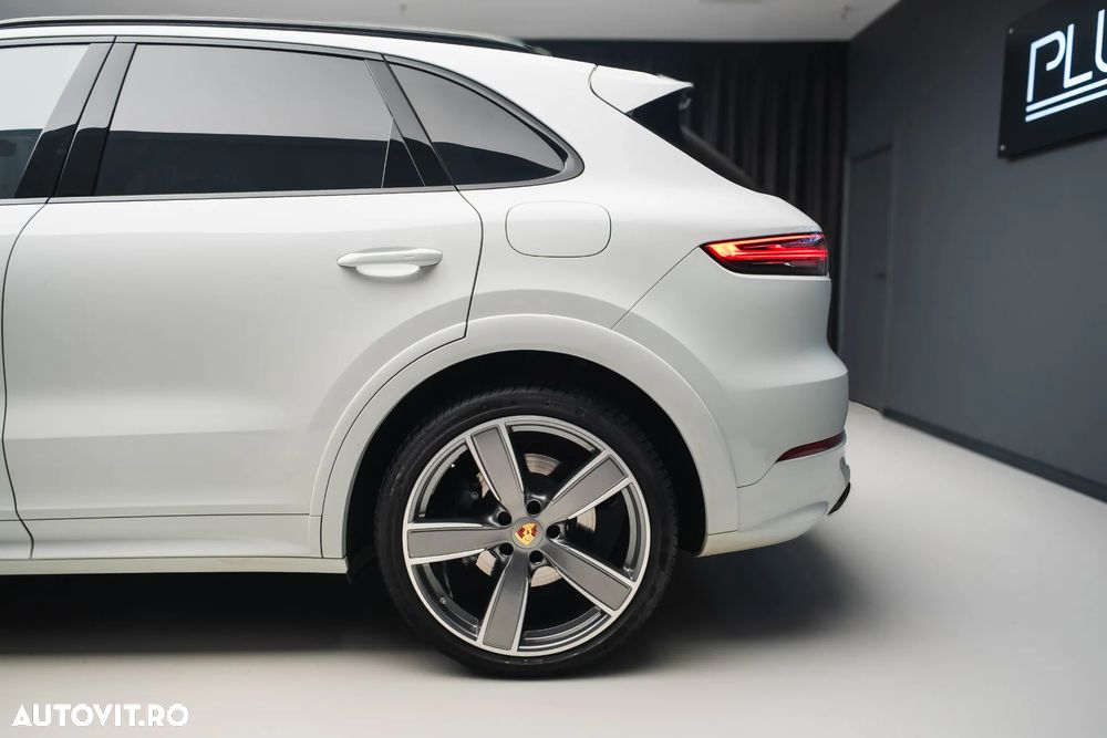 Porsche Cayenne E-Hybrid Tiptronic S Platinum Edition - 33