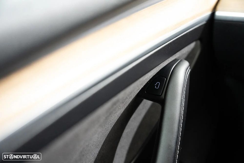 Tesla Model 3 Tração Traseira - 23