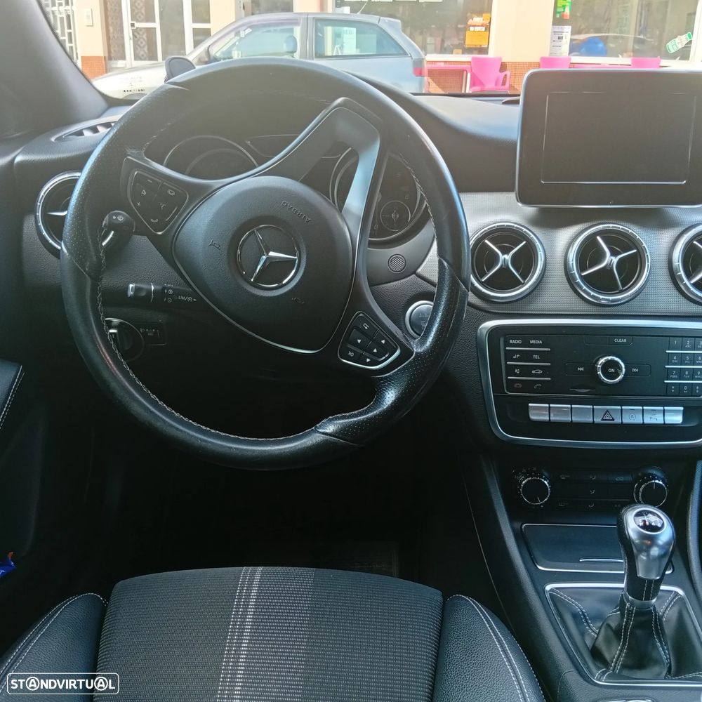 Mercedes-Benz CLA 180 d Shooting Brake Urban - 5