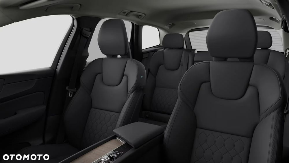 Volvo XC 60 B5 B AWD Plus Dark - 13