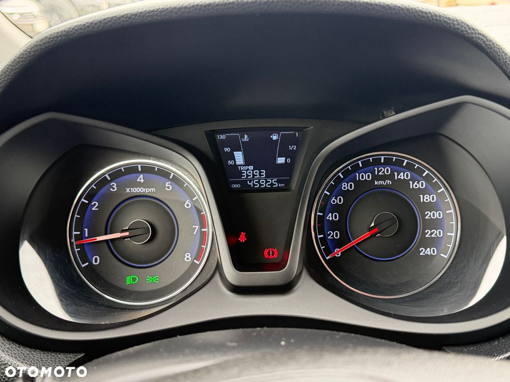 Hyundai ix20 1.4 blue - 38