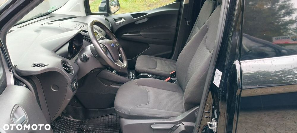 Ford Transit Courier - 14