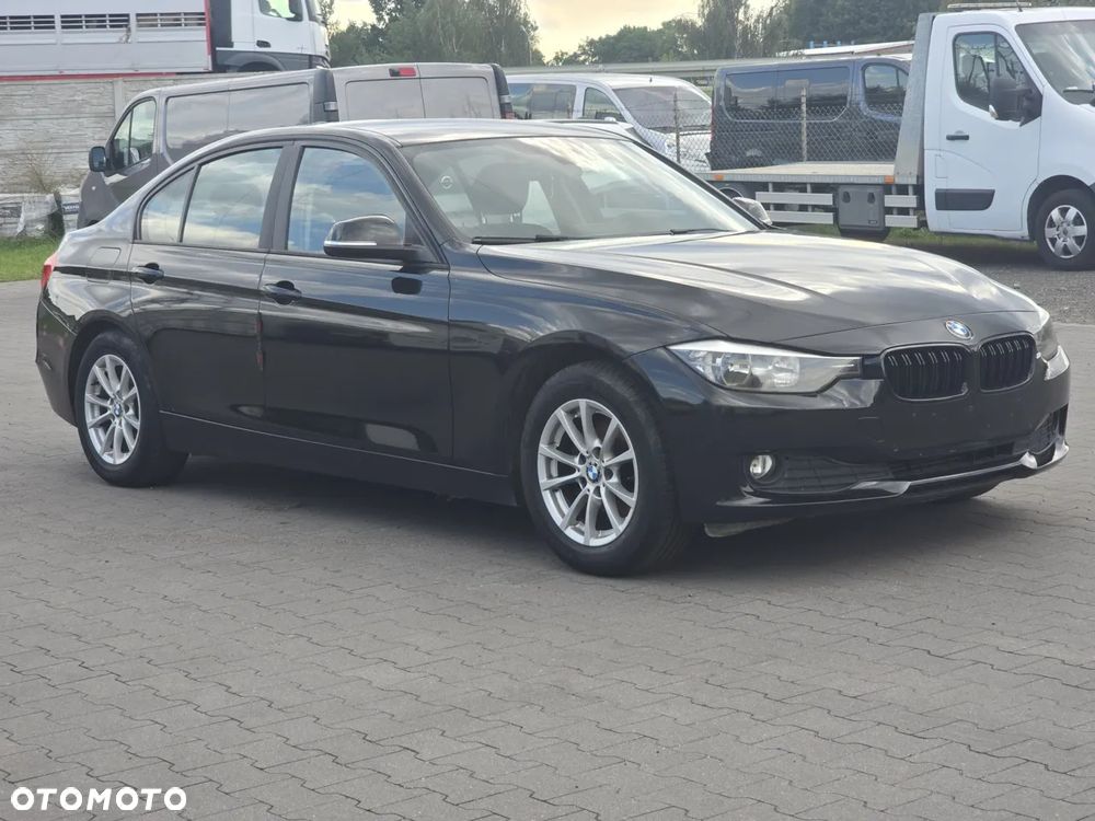 BMW Seria 3 318d - 8
