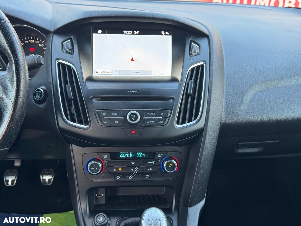 Ford Focus 1.0 EcoBoost ST-Line - 9