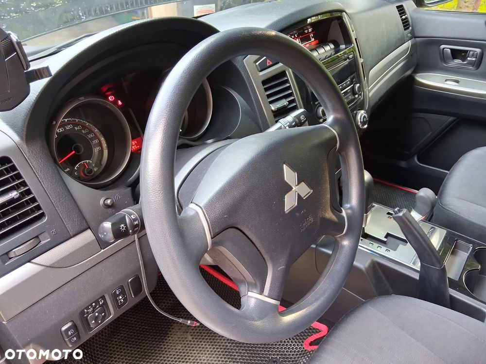 Mitsubishi Pajero 3.2 DID Instyle EU6 - 8