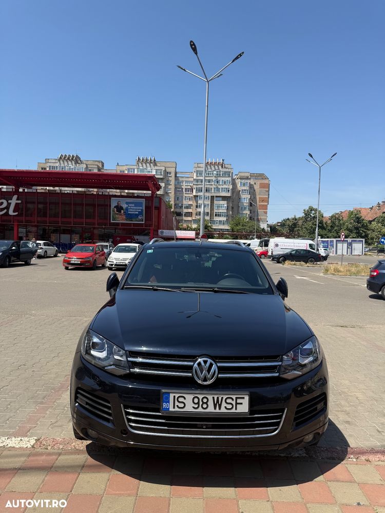 Volkswagen Touareg - 1