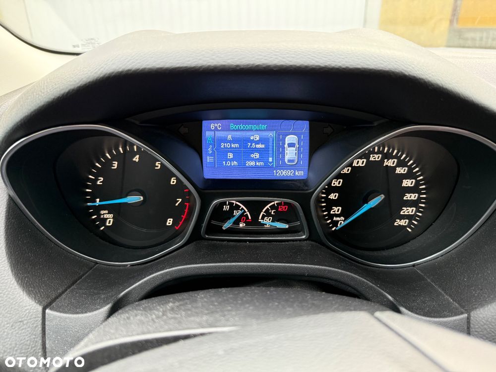Ford Focus 1.0 EcoBoost Start-Stopp-System Champions Edition - 32