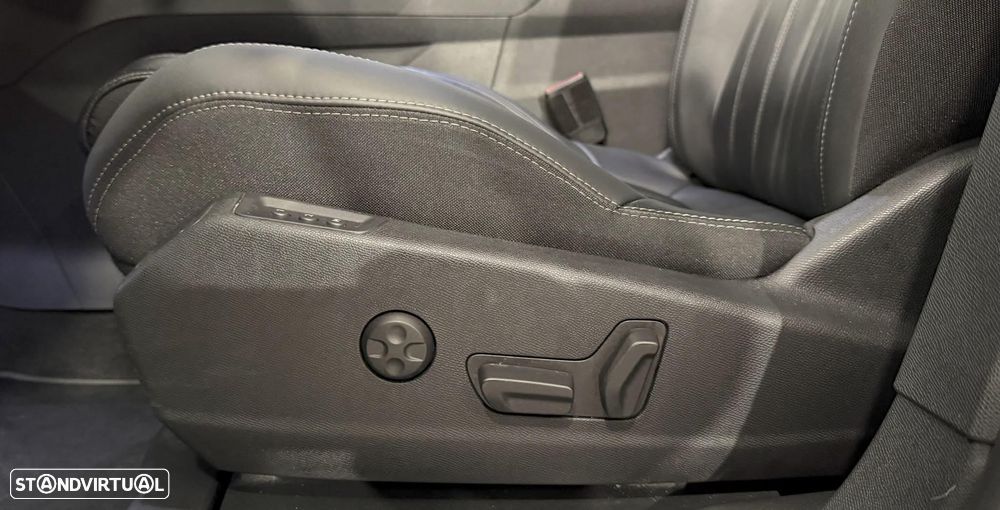 Peugeot 3008 1.5 BlueHDi Allure Baixo Consumo EAT8 - 18