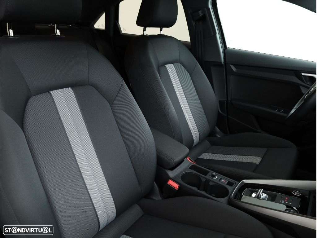 Audi A3 Limousine 30 TFSI S line S tronic - 28