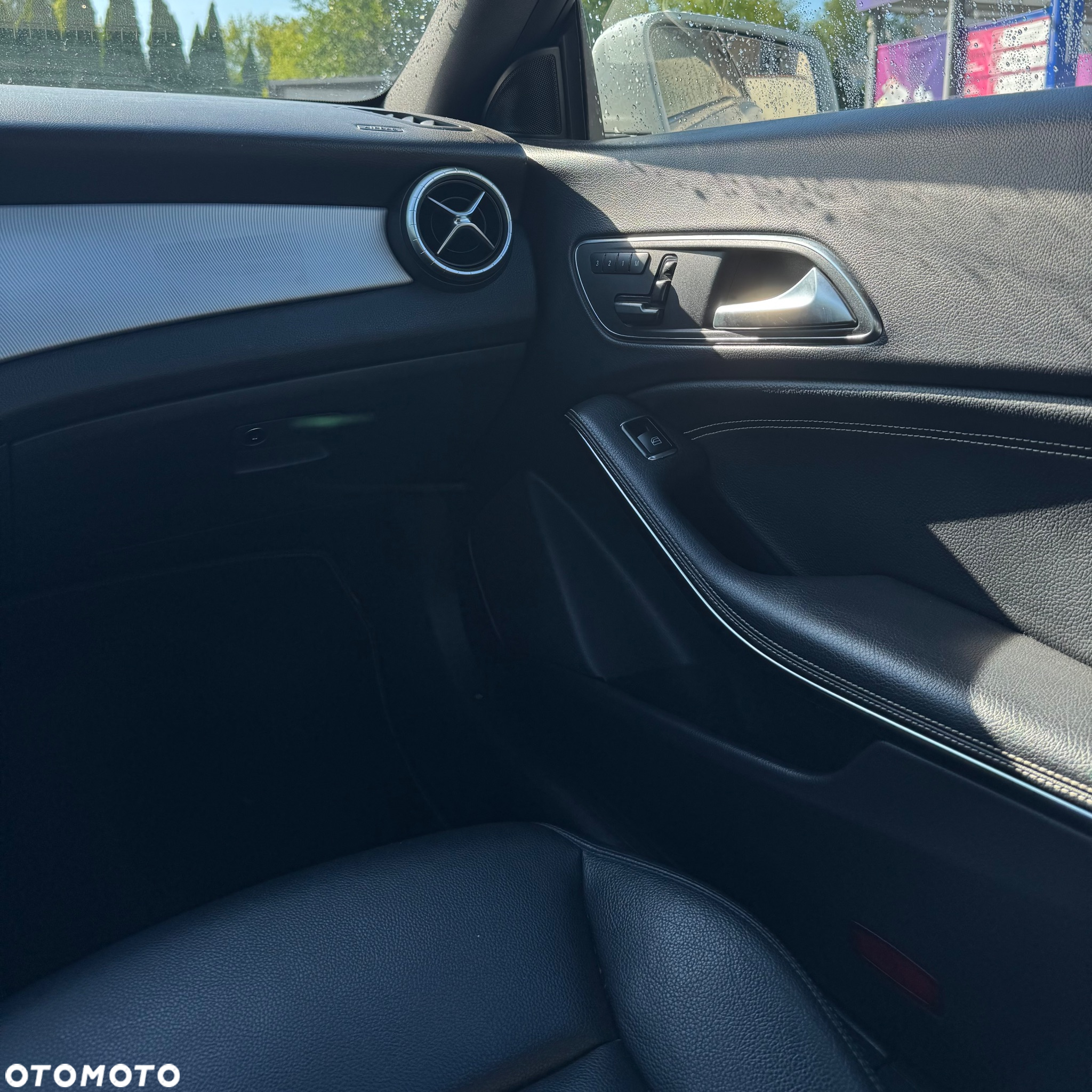Mercedes-Benz CLA 250 7G-DCT AMG Line - 15