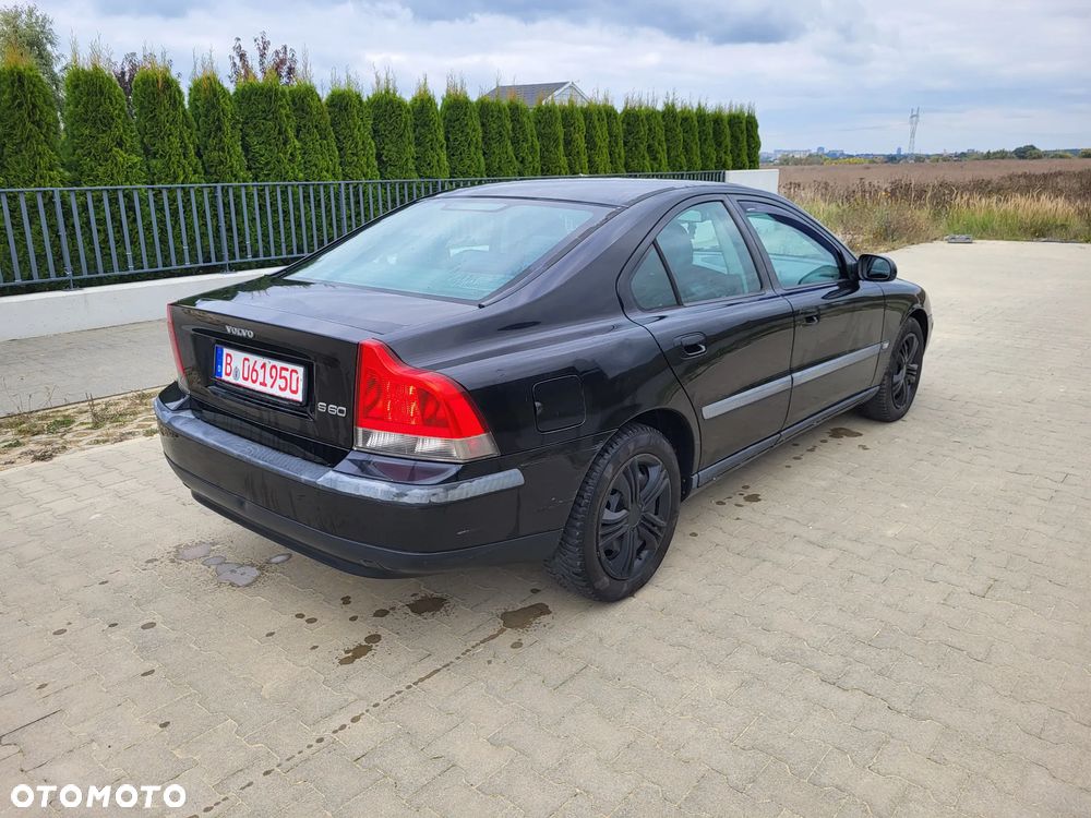 Volvo S60 2.4 Momentum - 4