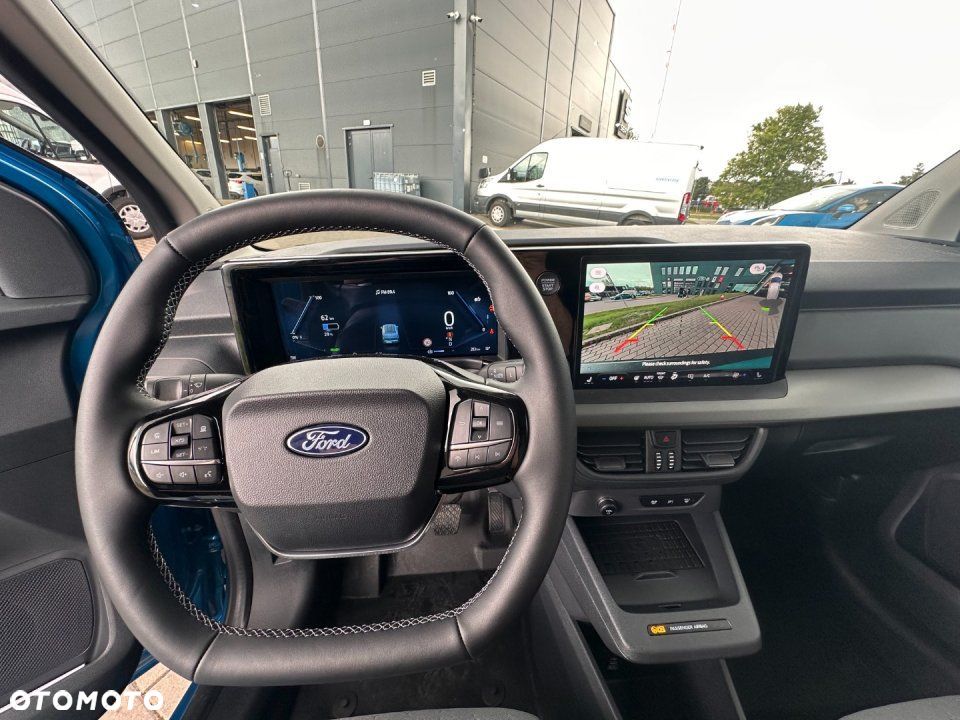 Ford Transit Courier - 11