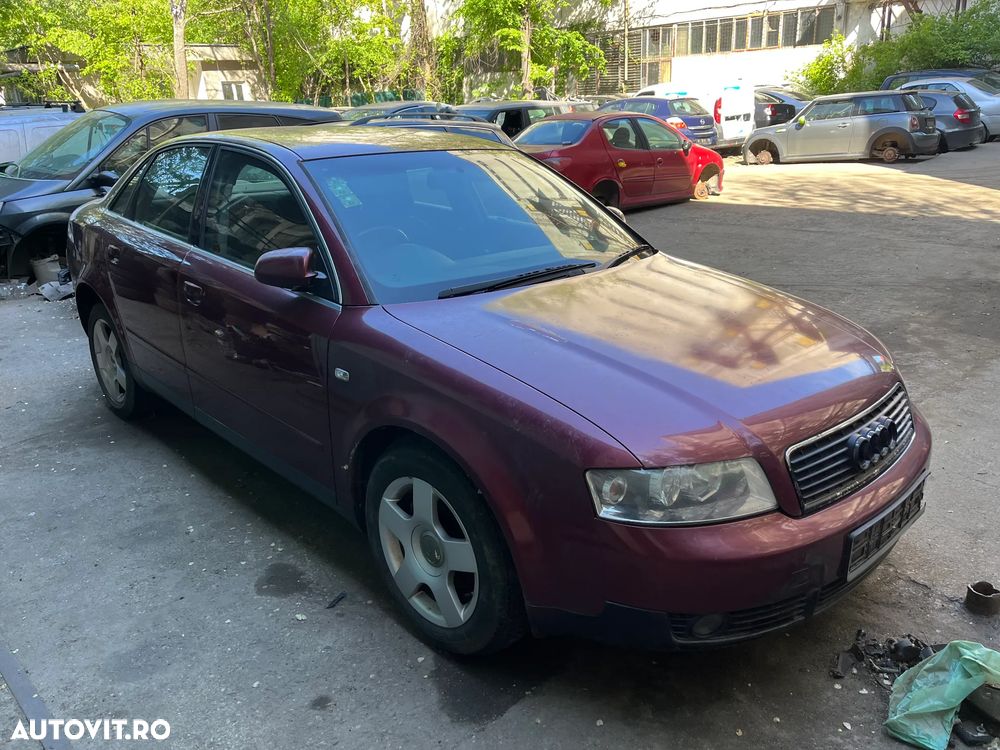 Dezmembrez Audi A4 B6 visiniu 2.0 benzina 2002 - 3
