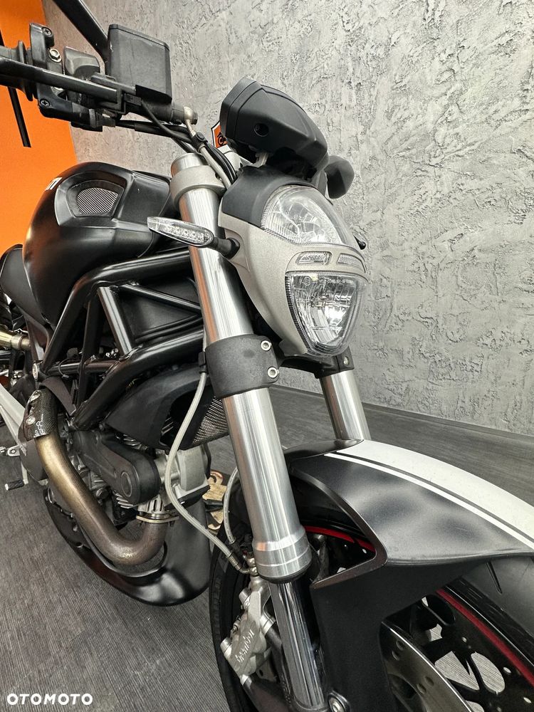 Ducati Monster - 29