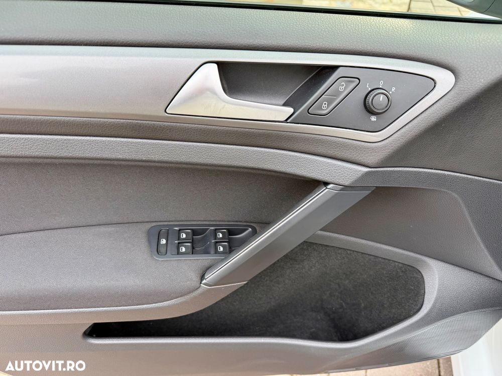 Volkswagen Golf 1.6 TDI BlueMotion Technology Trendline - 26