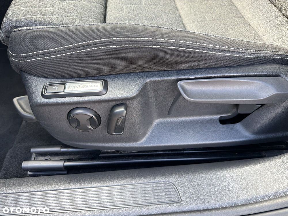 Volkswagen Passat - 21