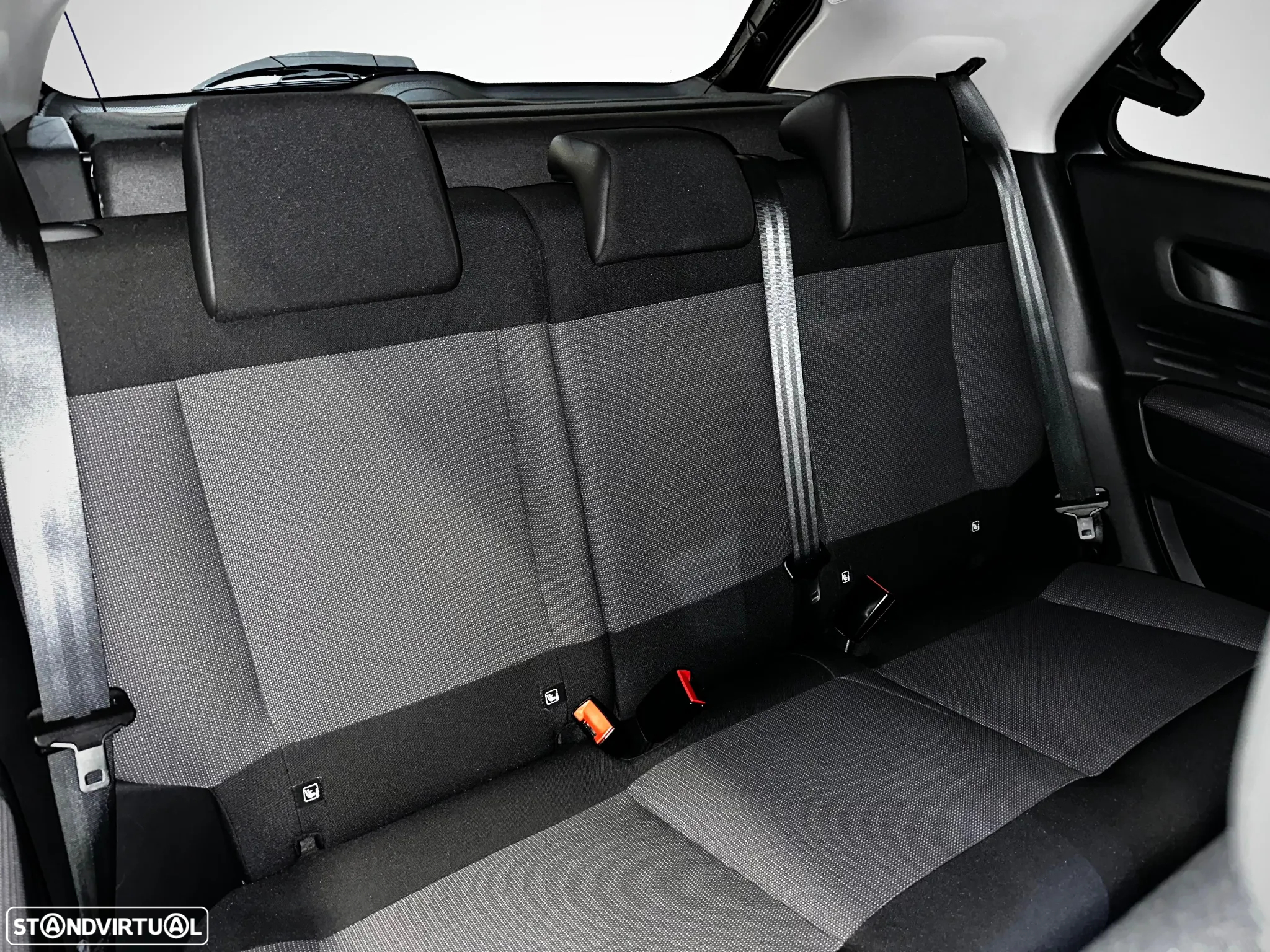Citroën C4 Cactus 1.2 PureTech Shine EAT6 - 8