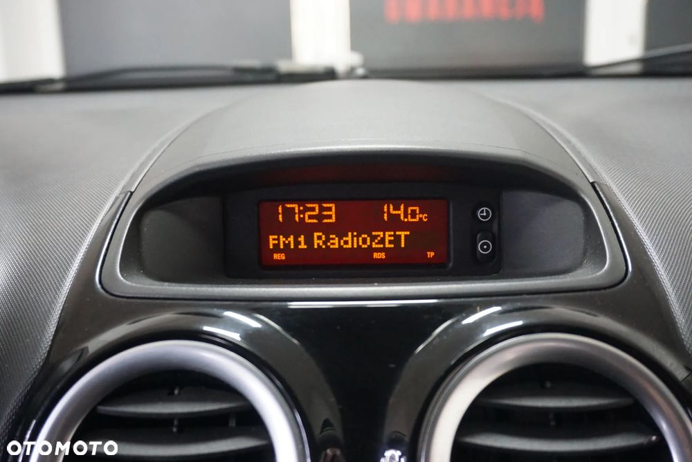 Opel Corsa 1.2 16V Enjoy - 28