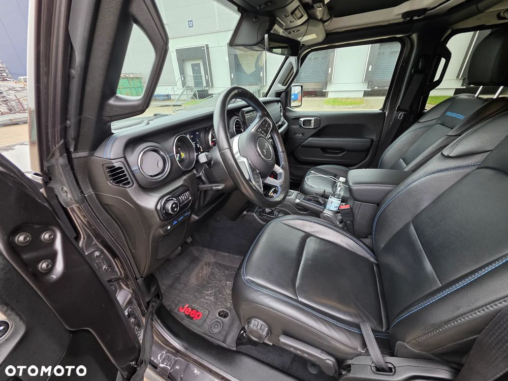 Jeep Wrangler - 22
