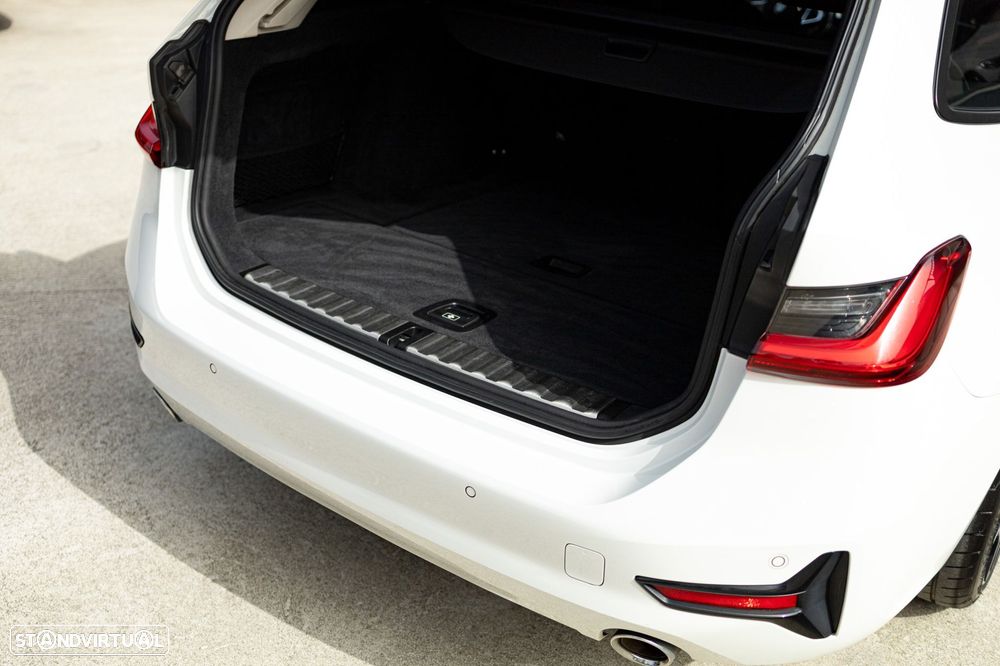 BMW 320 d Aut. Sport Line - 28