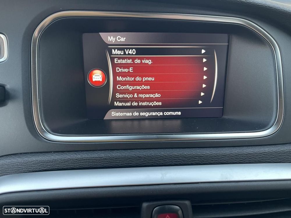 Volvo V40 2.0 D2 Momentum - 31
