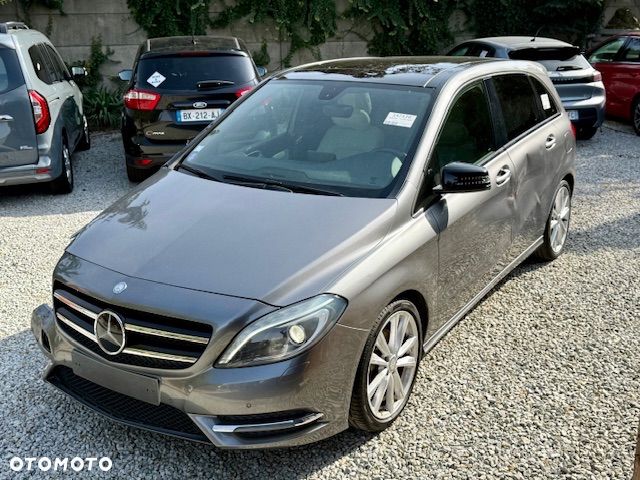 Mercedes-Benz Klasa B 200 7G-DCT AMG Line - 5