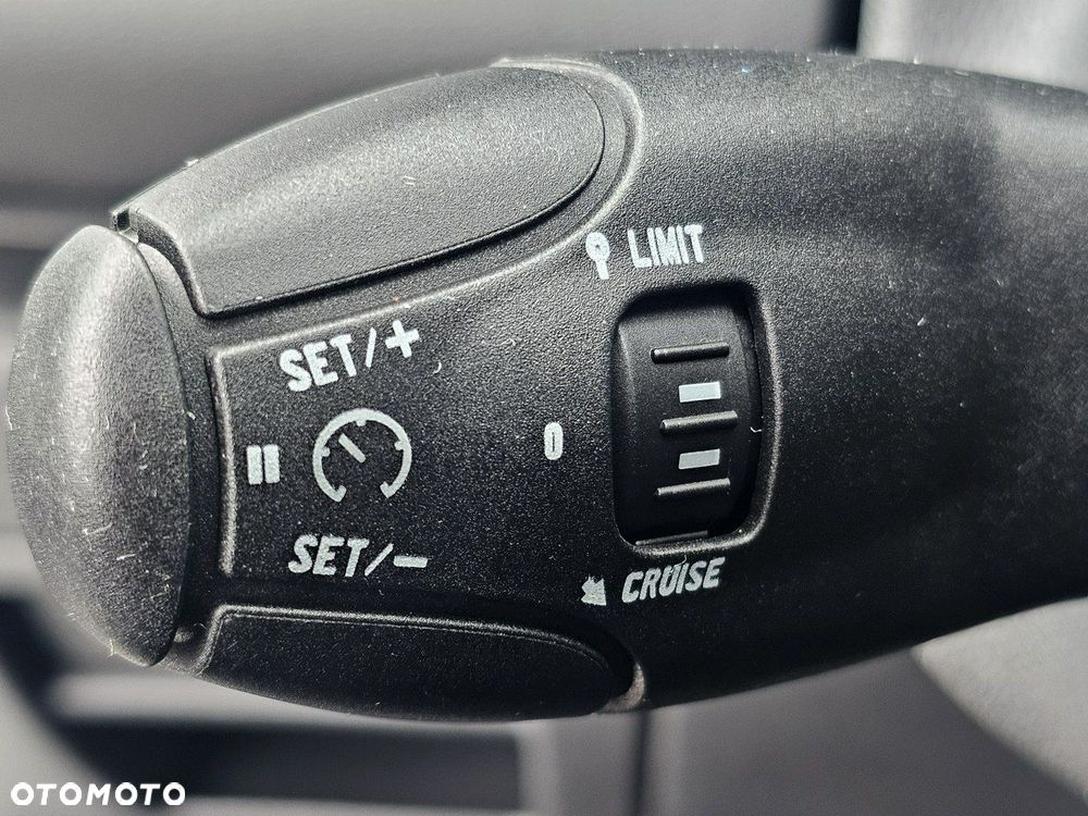 Peugeot 3008 1.6 Allure - 25