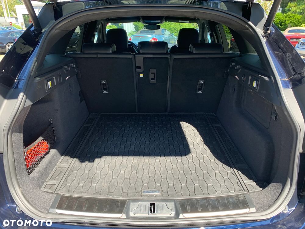 Jaguar F-Pace - 23
