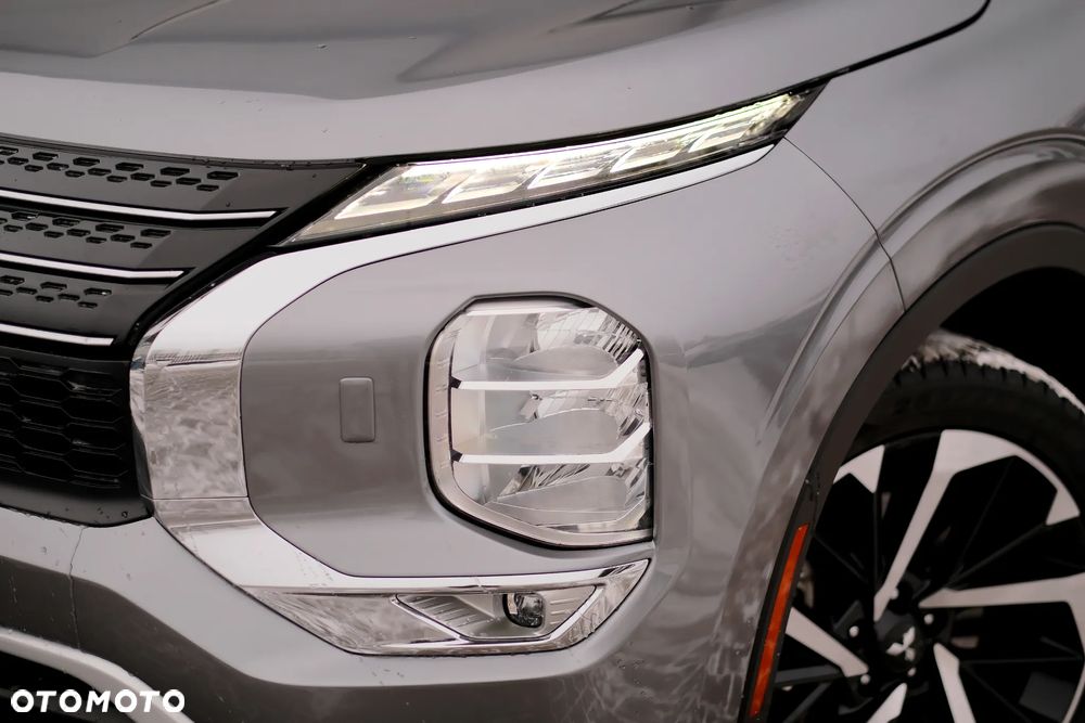 Mitsubishi Outlander - 5