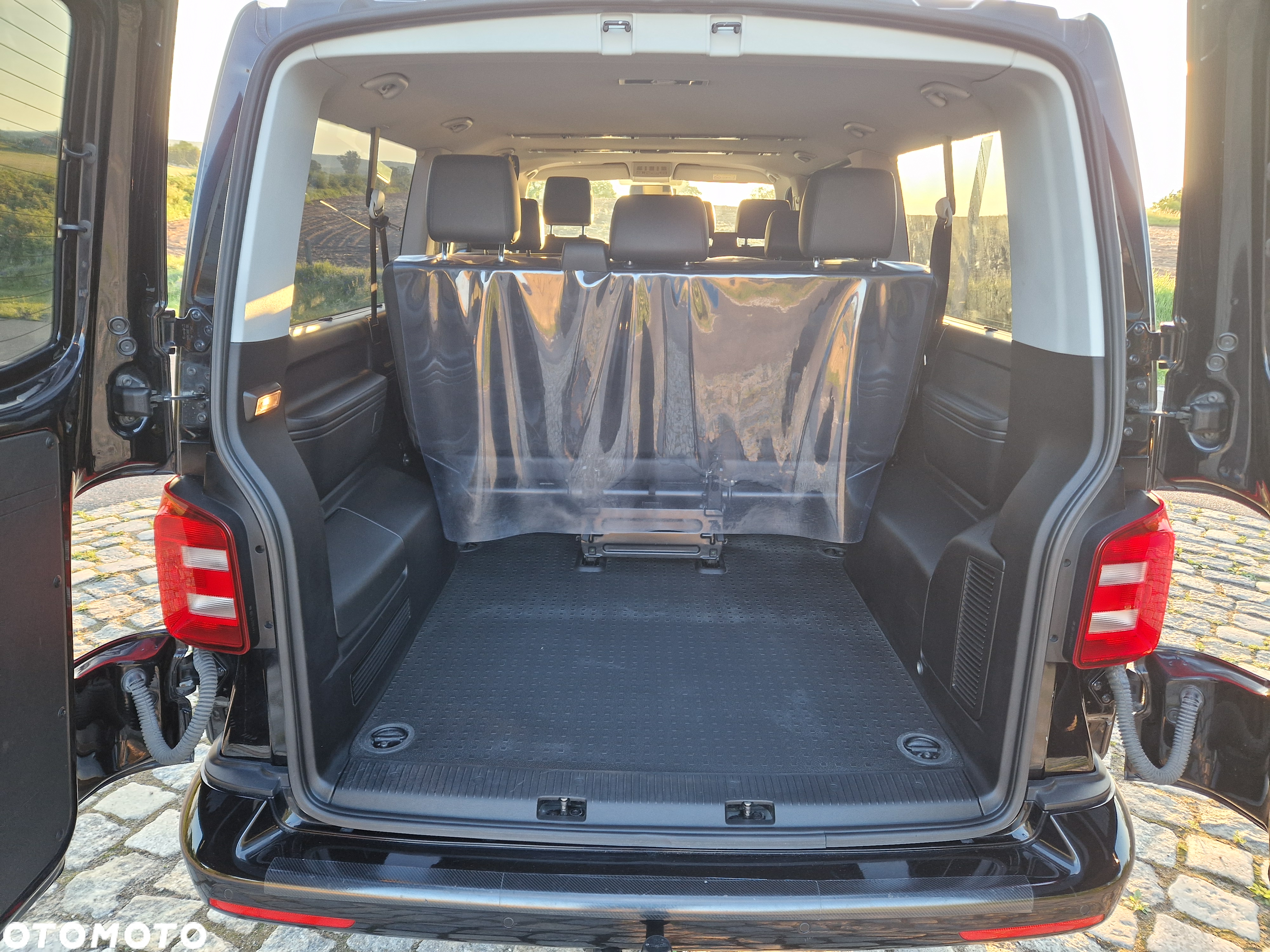 Volkswagen Caravelle 2.0 BiTDI L2 Highline 4Motion DSG - 35