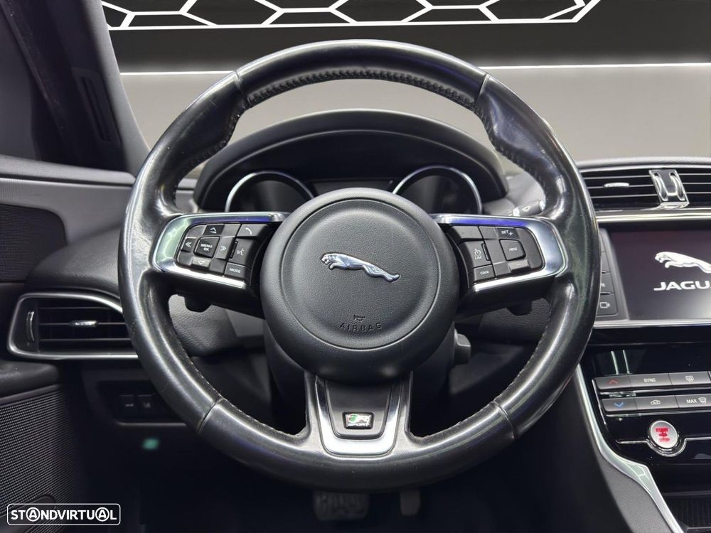 Jaguar XE 2.0 D R-Sport Aut. - 11