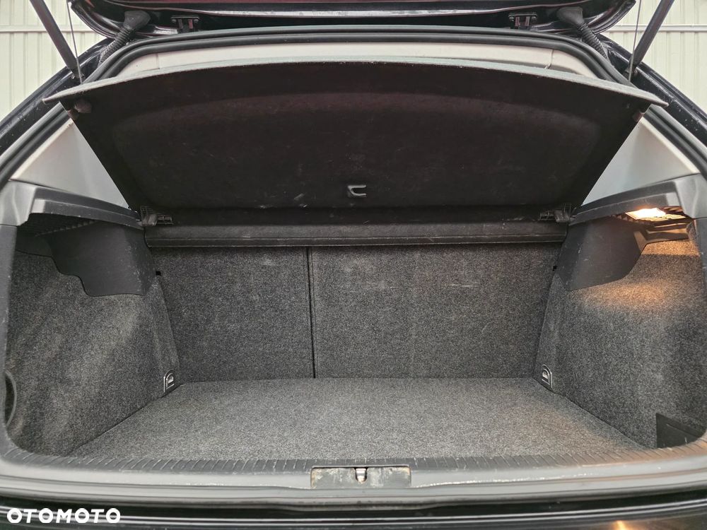 Volkswagen Golf 1.6 Comfortline - 16