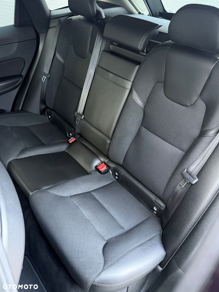 Volvo XC 60 D4 AWD Geartronic Momentum - 20