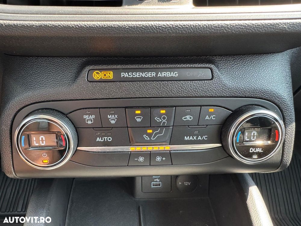 Ford Focus - 11