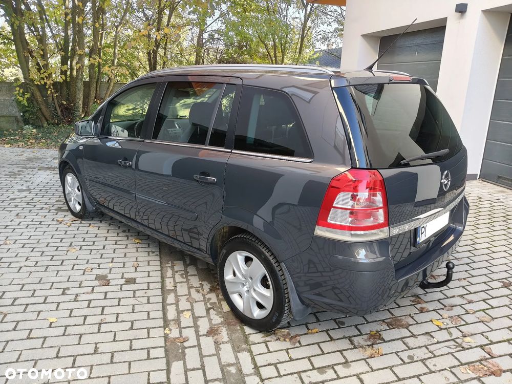 Opel Zafira 1.6 Cosmo - 37