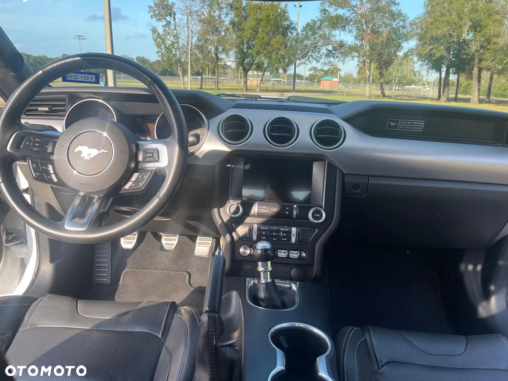 Ford Mustang - 8
