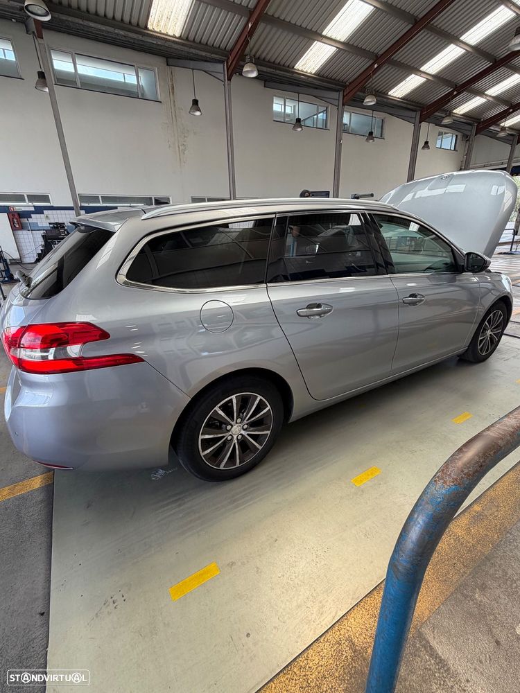 Peugeot 308 SW BlueHDi 120 EAT6 Stop & Start Allure - 11