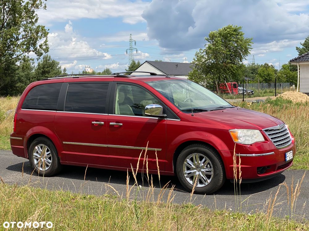 Chrysler Town & Country - 9