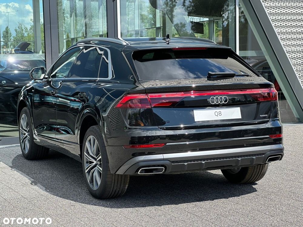 Audi Q8 - 10