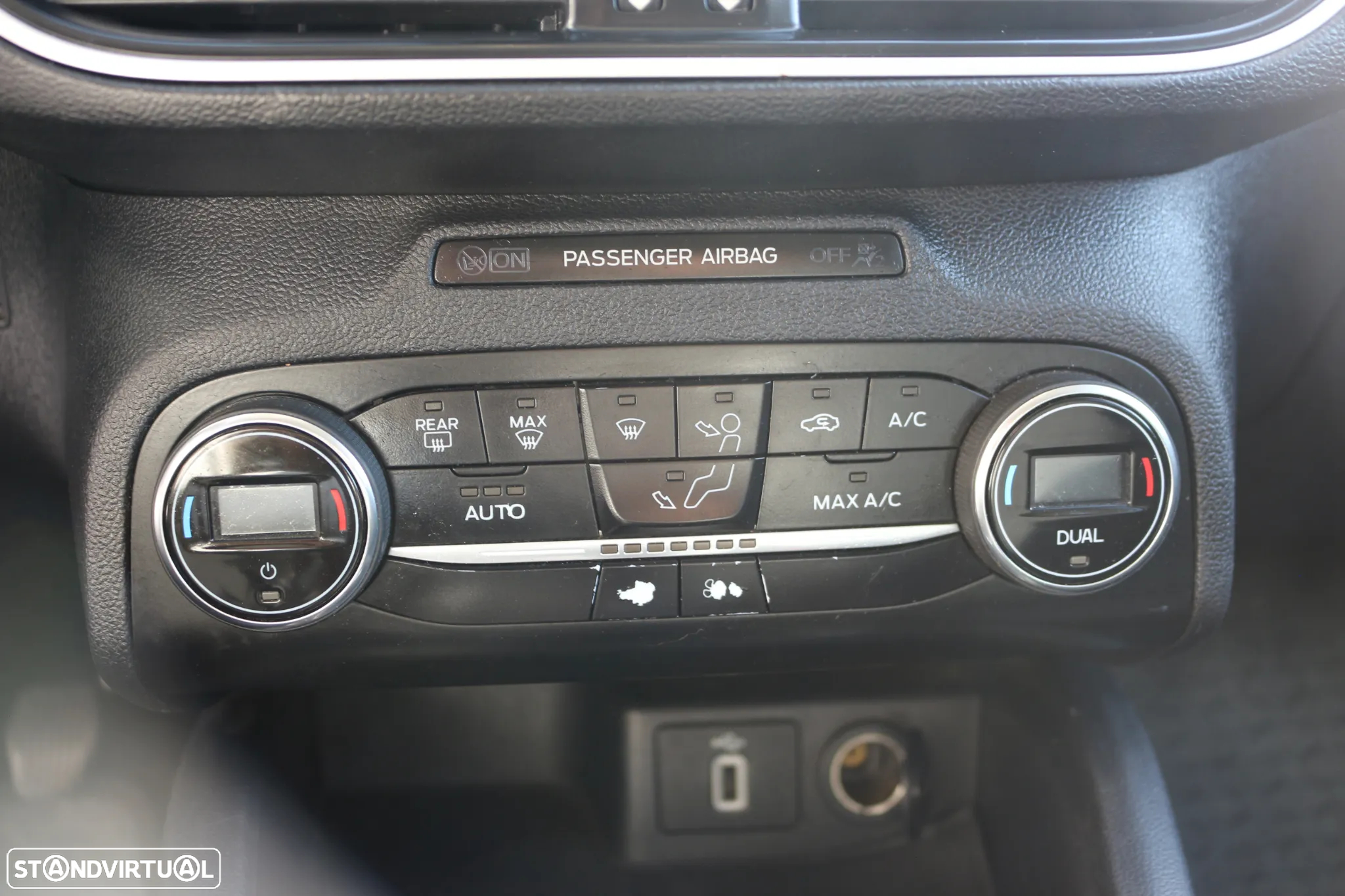 Ford Focus SW 1.5 TDCi EcoBlue Connected - 26