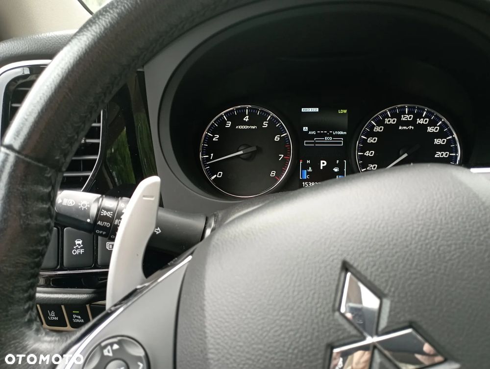 Mitsubishi Outlander 2.0 Instyle Navi 4WD CVT - 14