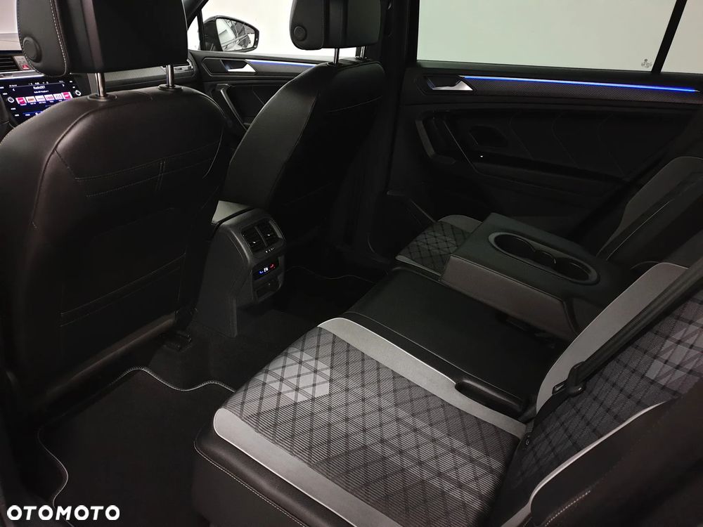 Volkswagen Tiguan 2.0 TDI SCR 4MotION DSG R-Line - 31